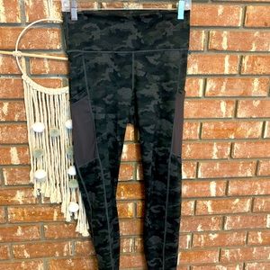 Fabletics Power Hold Camo Leggings Size M